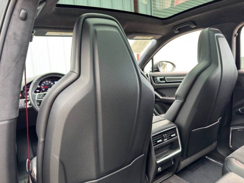 2022 Porsche Cayenne GTS Coupe