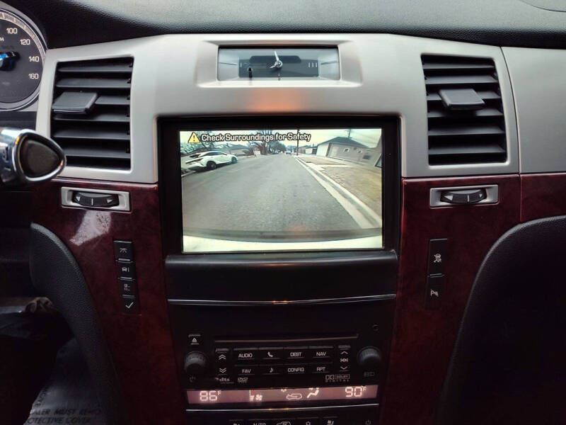 2011 Cadillac Escalade Luxury