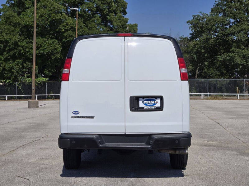2021 Chevrolet Express 2500