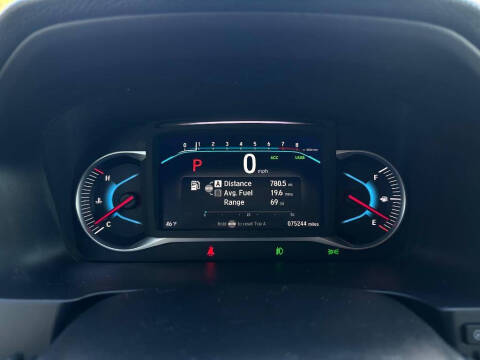 2022 Honda Pilot Touring w/Rear Captain's Chairs