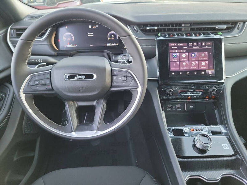 2025 Jeep Grand Cherokee Laredo X