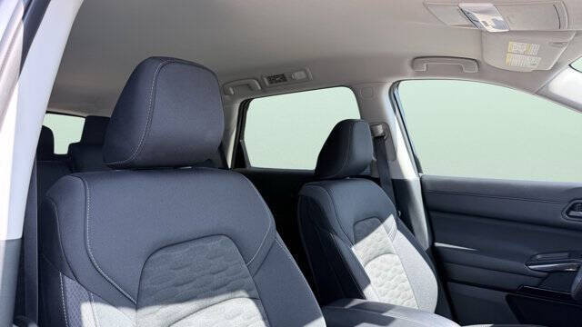 2025 Nissan Pathfinder S