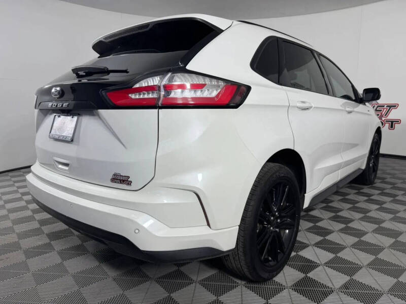 2022 Ford Edge