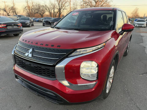 2023 Mitsubishi Outlander for sale at IT GROUP in Oklahoma City OK