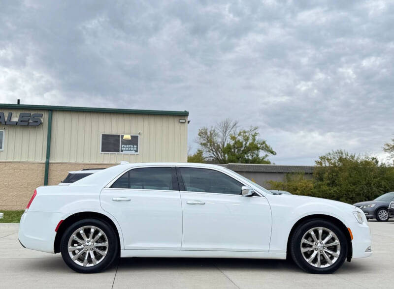 2017 Chrysler 300 C