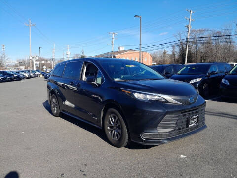 2021 Toyota Sienna LE 8-Passenger