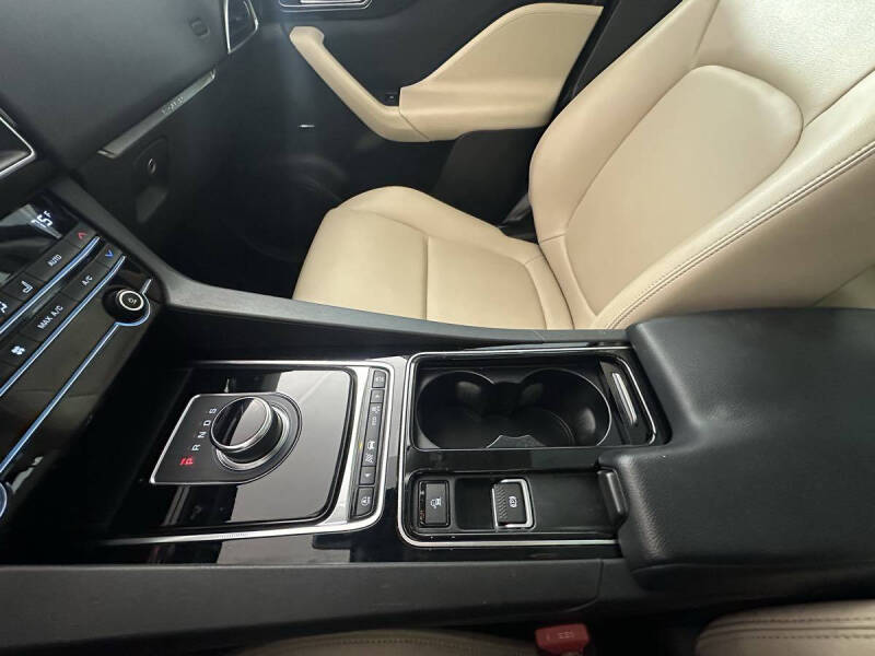 2020 Jaguar F-PACE 25t Premium