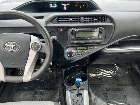 2014 Toyota Prius c Two