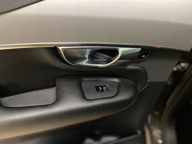 2023 Volvo XC90 B5 Core