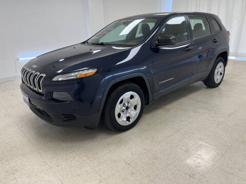 2015 Jeep Cherokee for sale at Kerns Ford Lincoln in Celina OH