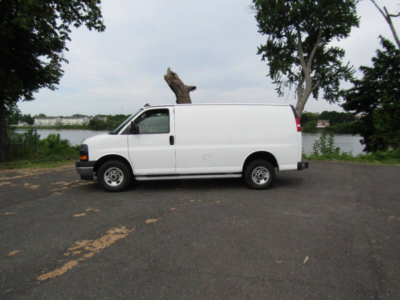 2023 GMC Savana 2500