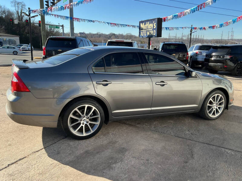 2010 Ford Fusion SEL's photo