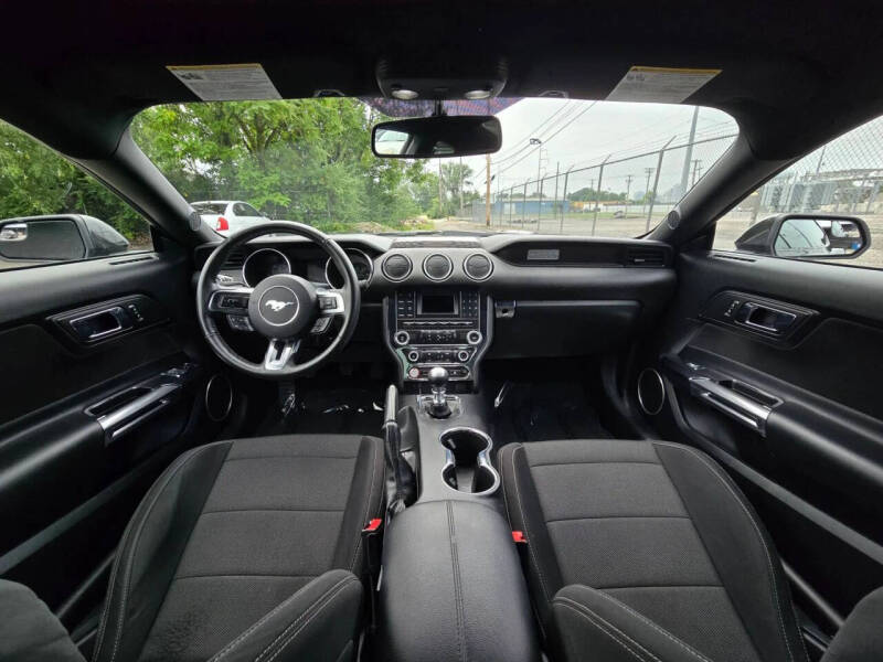 2017 Ford Mustang V6
