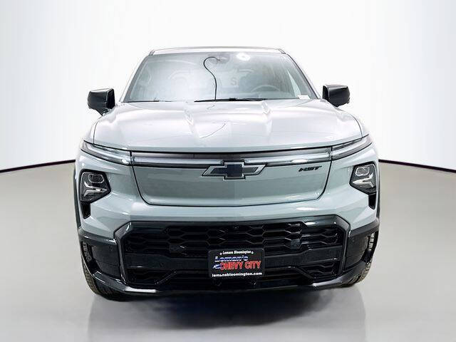 2025 Chevrolet Silverado EV RST