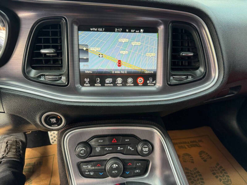 2016 Dodge Challenger 392 HEMI Scat Pack Shaker