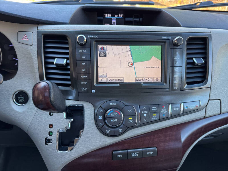 2013 Toyota Sienna Limited 7-Passenger