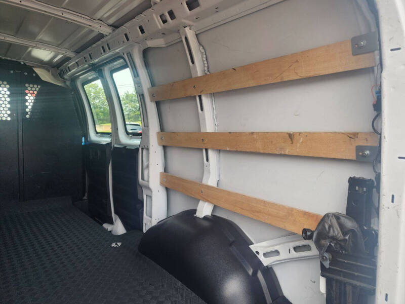 2023 GMC Savana 2500