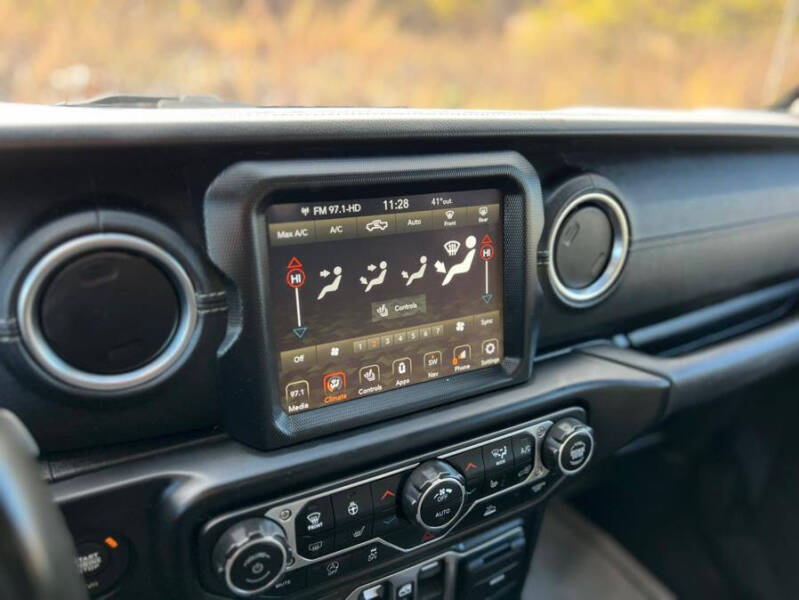 2022 Jeep Gladiator Overland