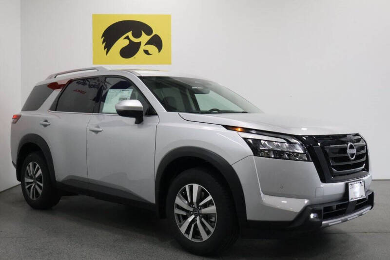 2025 Nissan Pathfinder SL