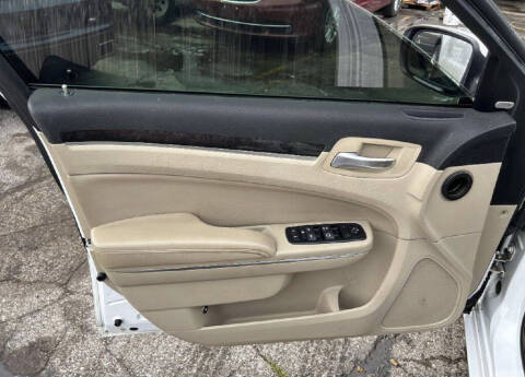 2012 Chrysler 300 Limited