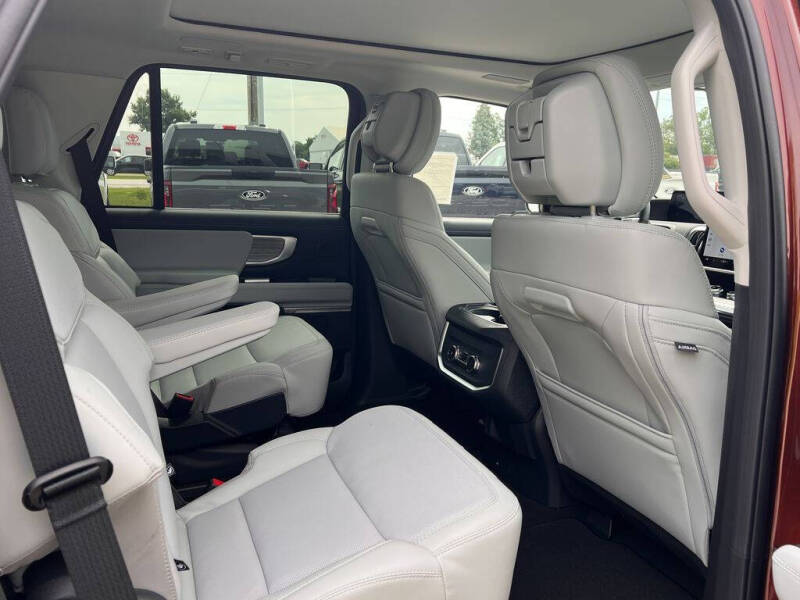 2027 Ford Expedition Platinum