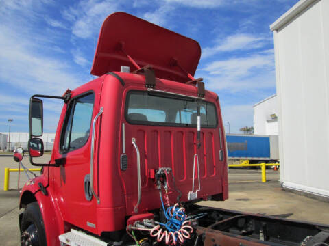 2005 Freightliner Business class M2