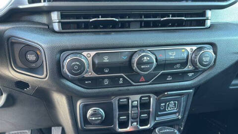 2025 Jeep Gladiator NightHawk