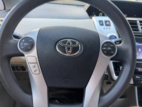2012 Toyota Prius v Two