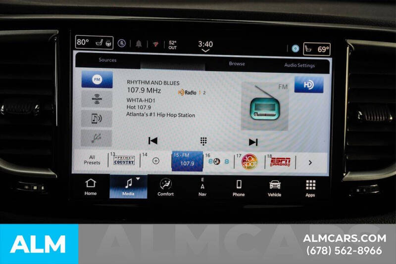 2024 Chrysler Pacifica Plug-In Hybrid Select