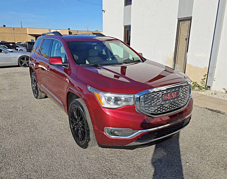 2017 GMC Acadia Denali's photo