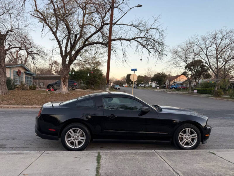 2011 Ford Mustang V6