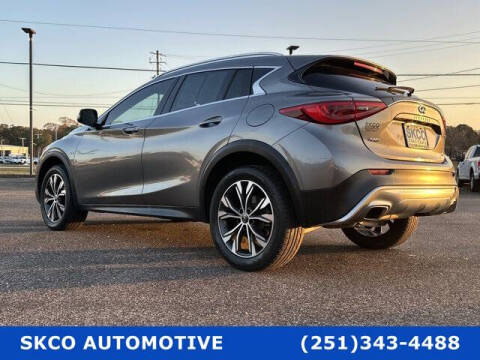 2017 Infiniti QX30 Luxury