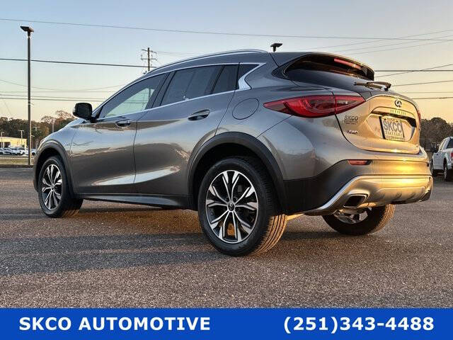 2017 Infiniti QX30 Luxury