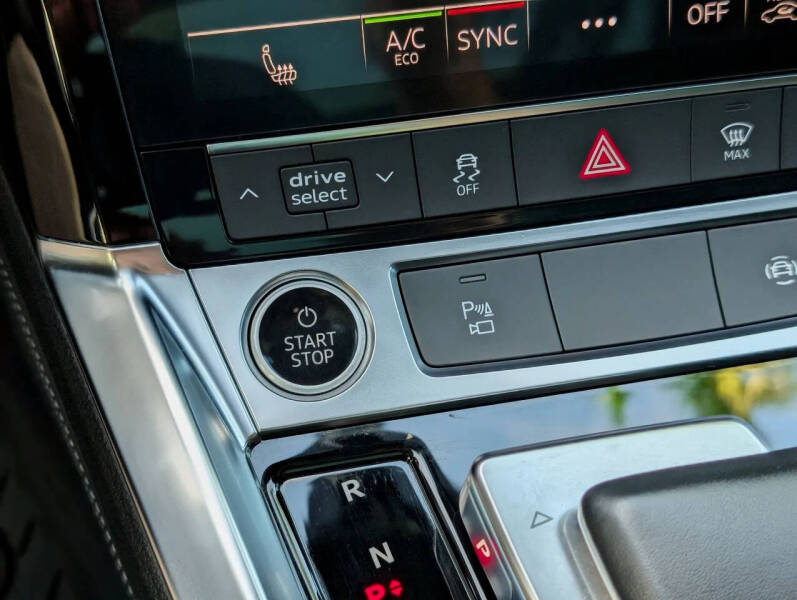 2021 Audi e-tron quattro Premium