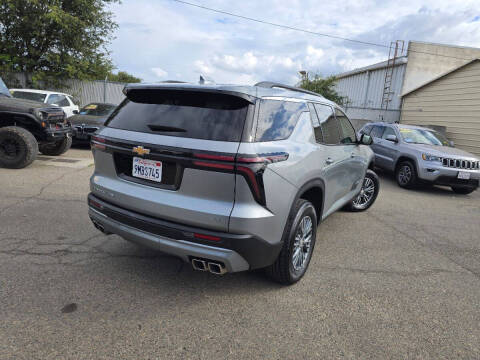 2024 Chevrolet Traverse LT