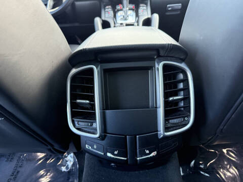 2018 Porsche Cayenne Platinum Edition