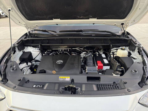 2022 Toyota Highlander LE