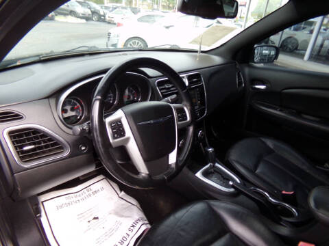 2011 Chrysler 200 Limited