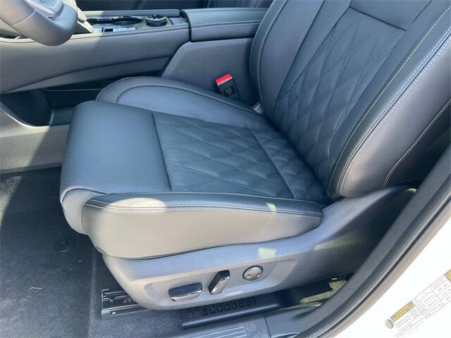 2025 Nissan Rogue Platinum