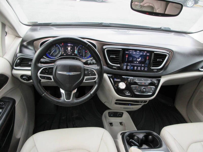 2018 Chrysler Pacifica Touring L Plus