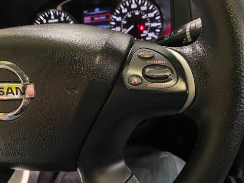 2017 Nissan Pathfinder S