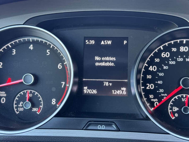 2017 Volkswagen Golf TSI Wolfsburg Edition