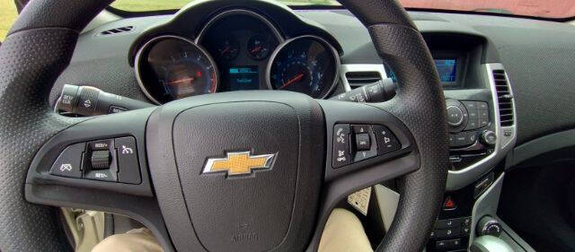 2015 Chevrolet Cruze 1LT photo 11