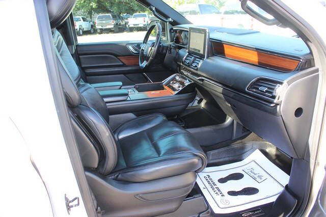 2019 Lincoln Navigator L Select