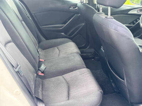 2017 Mazda MAZDA3 Sport