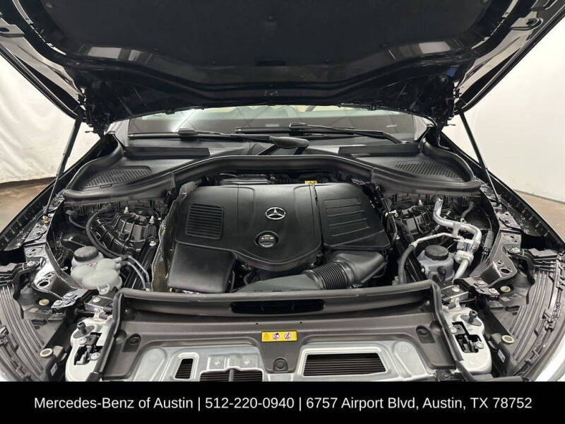 2025 Mercedes-Benz GLC GLC 300