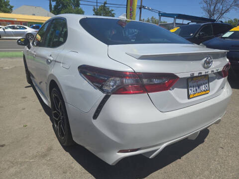 2022 Toyota Camry SE