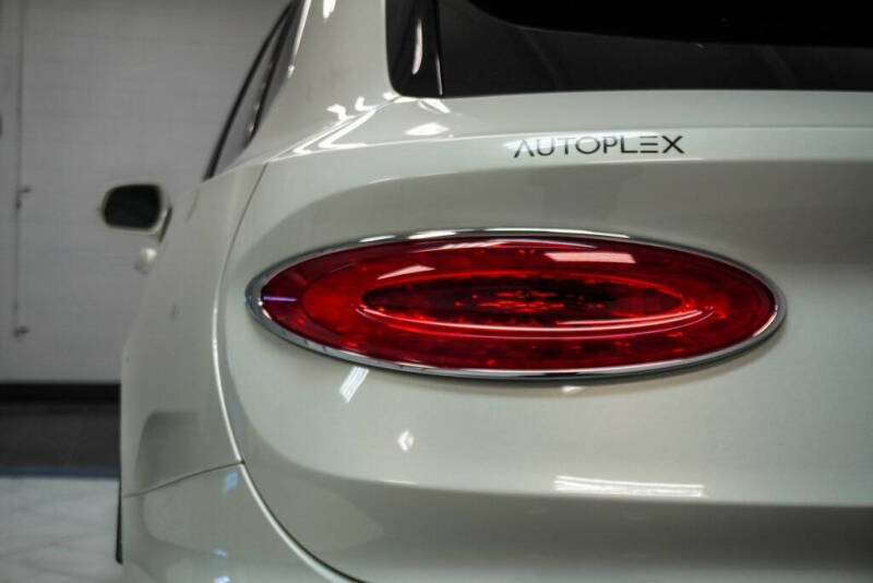 2023 Bentley Bentayga Azure V8