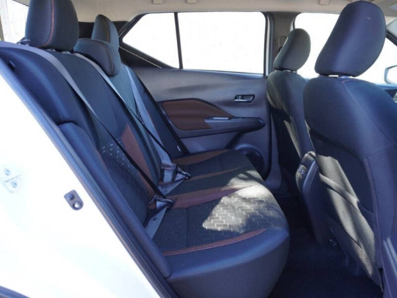 2023 Nissan Kicks SR