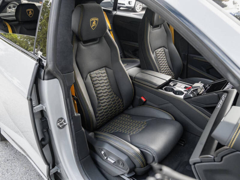 2022 Lamborghini Urus